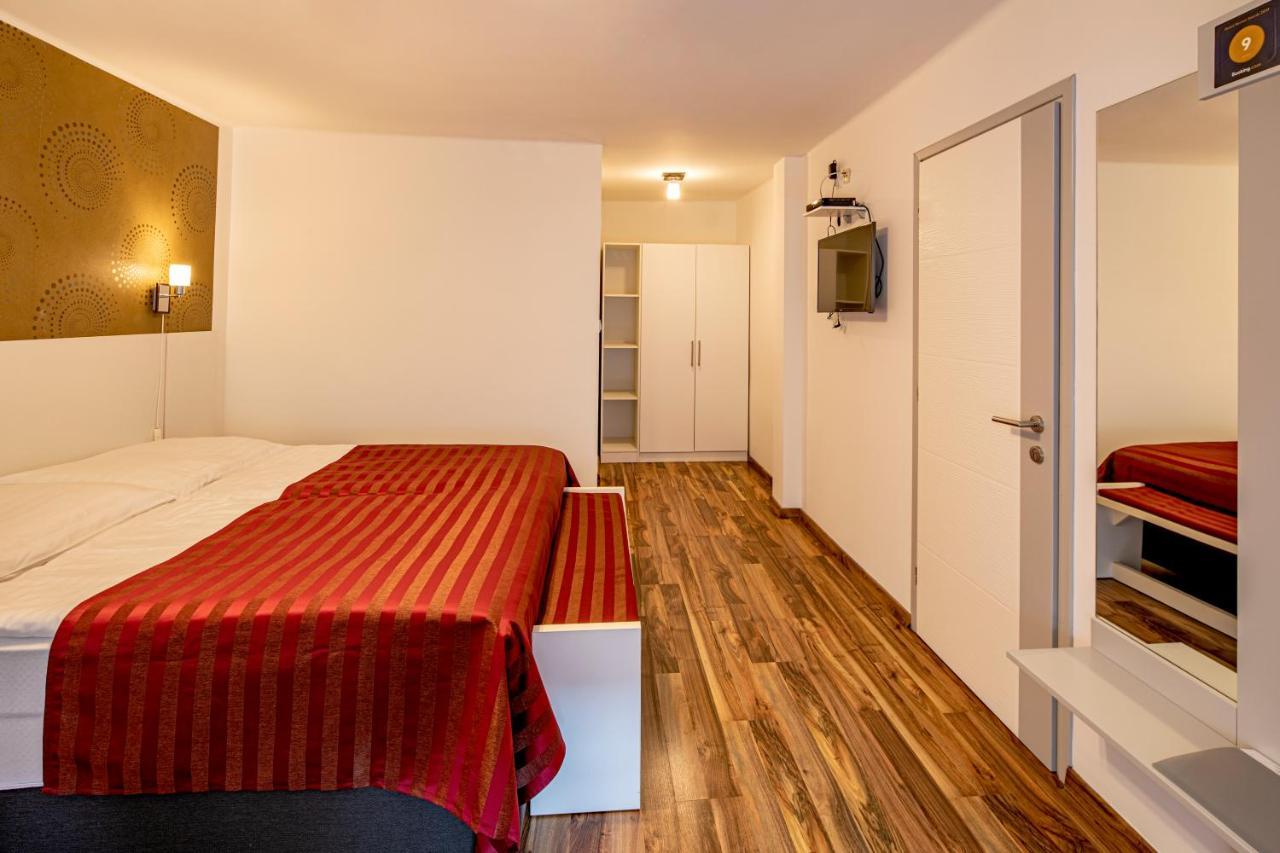 Riviera Rooms Vendegszobak Mosonmagyaróvár Eksteriør billede
